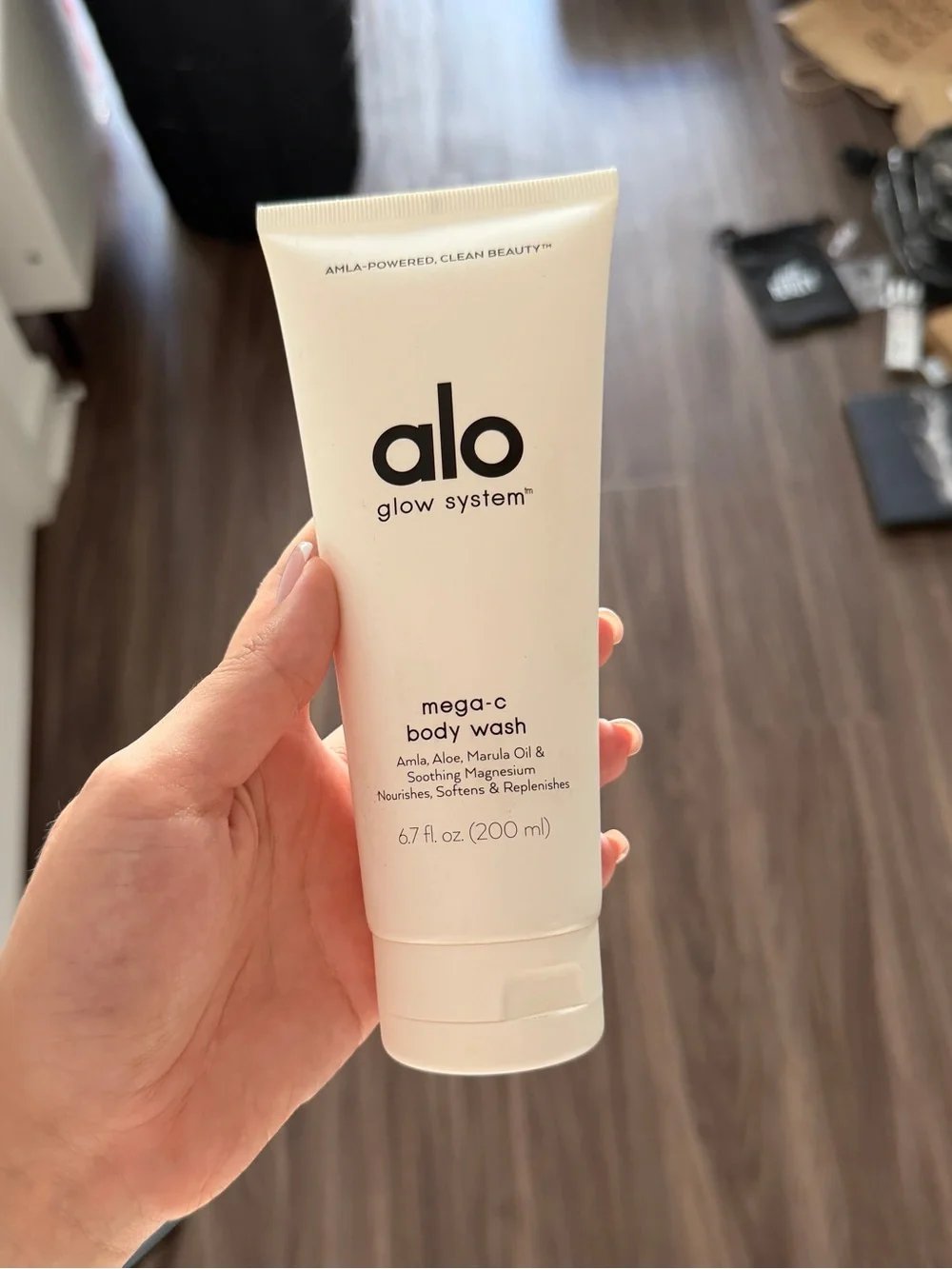 Alo Glow System Mega-C Body Wash - Cream